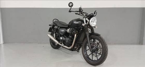 TRIUMPH STREET TWIN 
